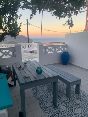 Thea Menetes - Dodekanes Karpathos